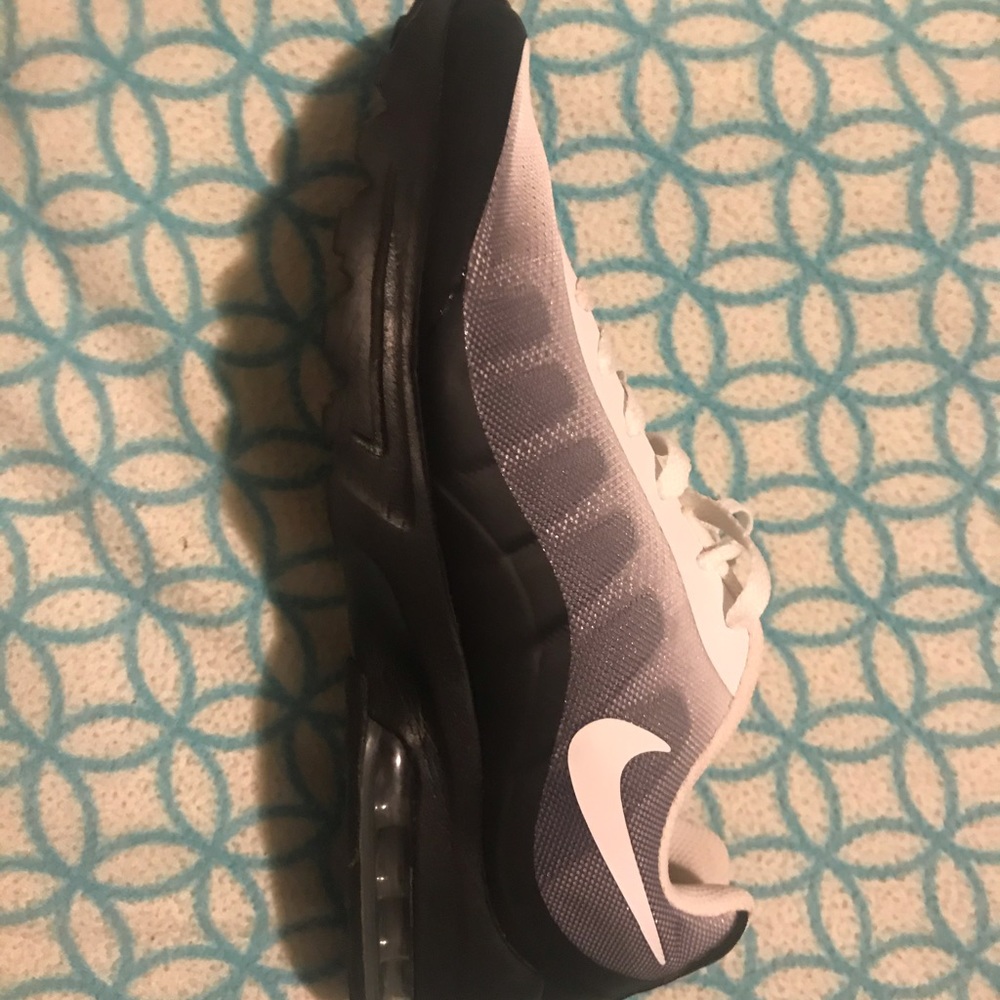 Nike Tennis Shoes